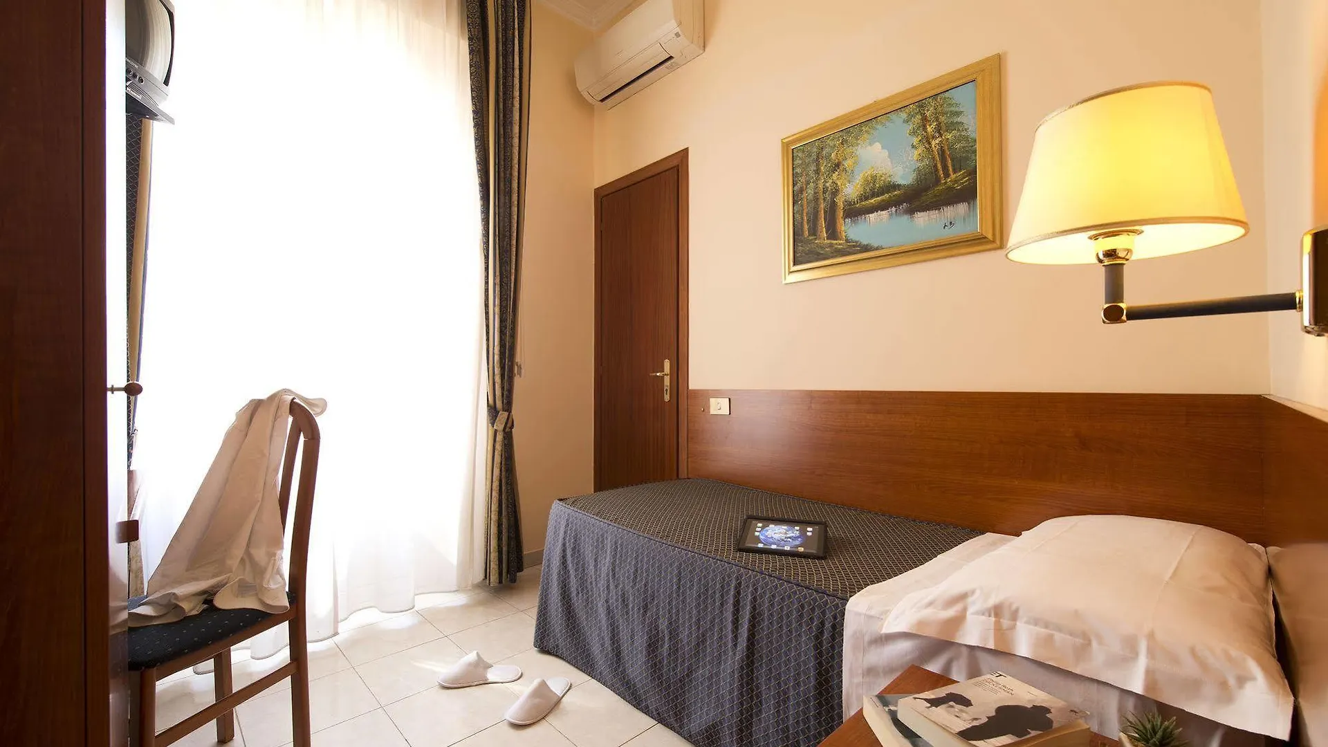 **  Hotel Corallo Roma Italia